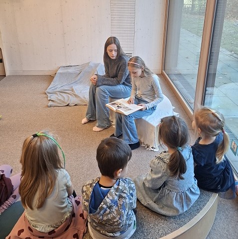 Literatur AG besucht Kindergarten am Stadthaus