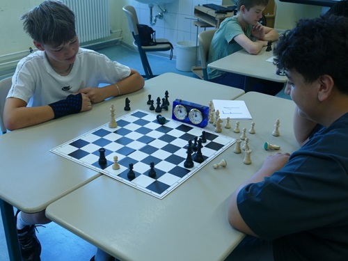 4 Schach